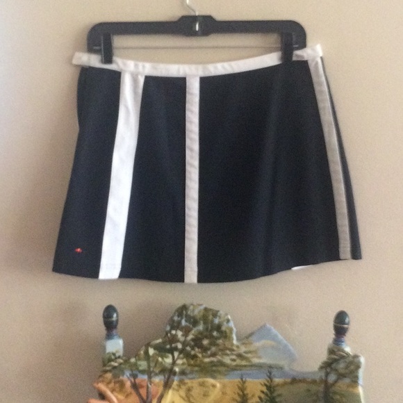 Medium never worn ellesse tennis skirt - Picture 3 of 6